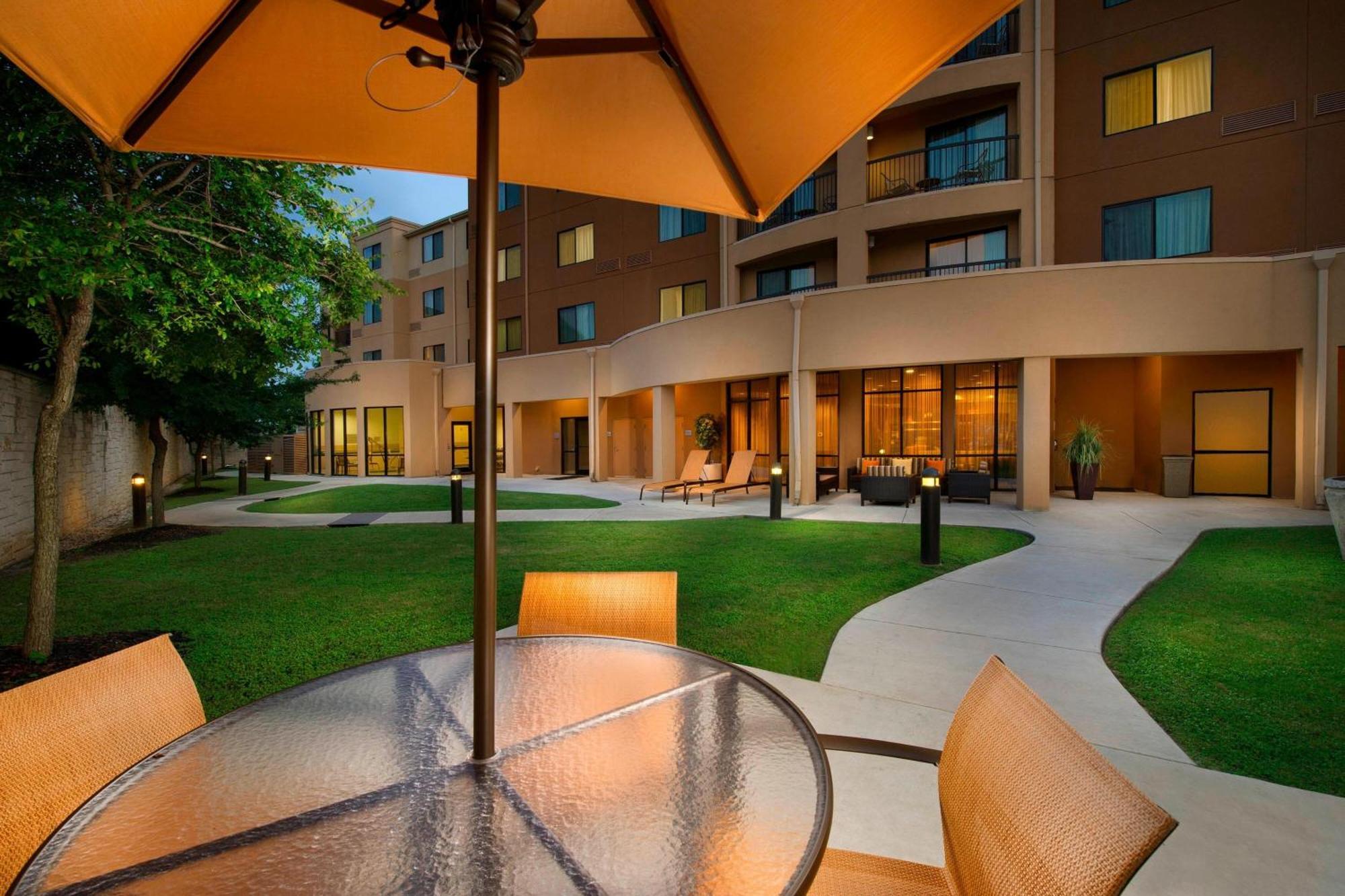Courtyard By Marriott San Antonio Seaworld/Lackland Eksteriør bilde